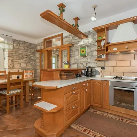 Beautiful Mare With Sea View And Summer Kitchen Trget