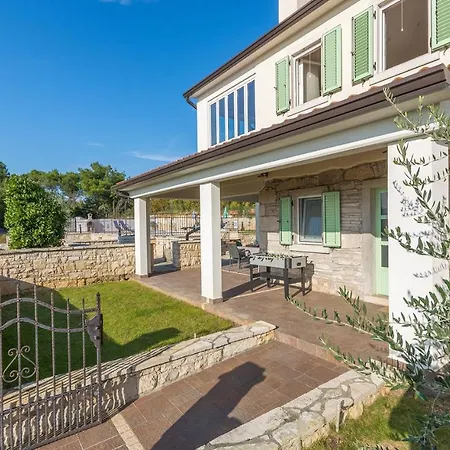 Beautiful Mare With Sea View And Summer Kitchen Trget