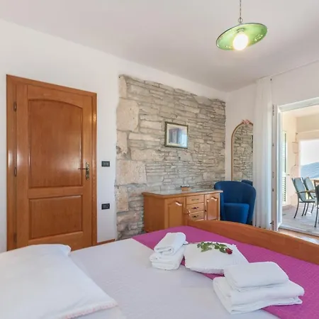 Beautiful Mare With Sea View And Summer Kitchen *