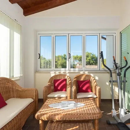 Beautiful Mare With Sea View And Summer Kitchen