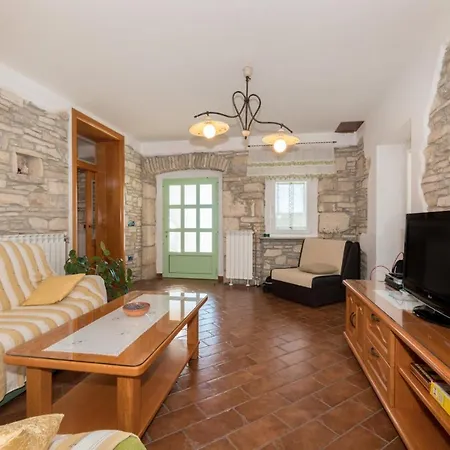 Beautiful Mare With Sea View And Summer Kitchen *
