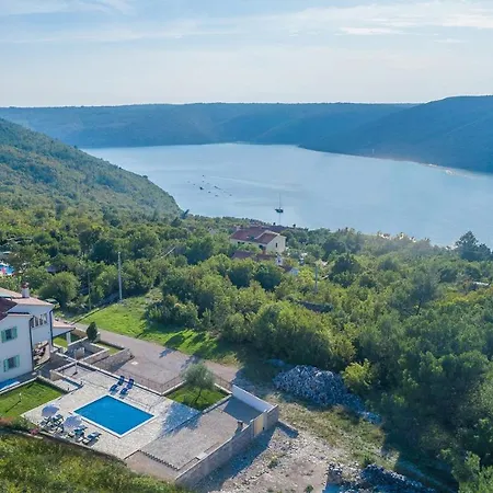 Beautiful Mare With Sea View And Summer Kitchen *