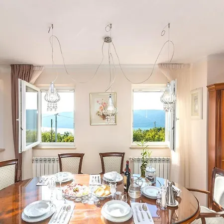 Beautiful Mare With Sea View And Summer Kitchen