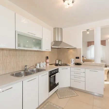 Beautiful Mare With Sea View And Summer Kitchen Villa Trget