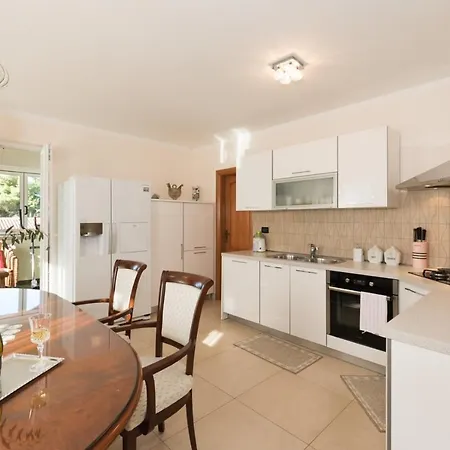 Beautiful Mare With Sea View And Summer Kitchen Trget