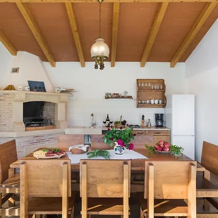 Beautiful Mare With Sea View And Summer Kitchen Trget